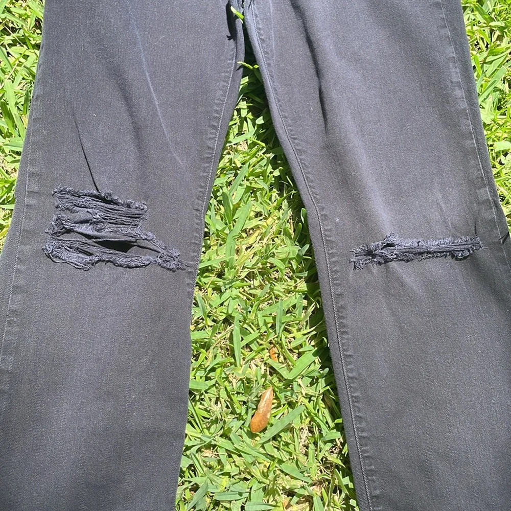 J Brand Black Tyler Jeans Distressed at the knees🖤
